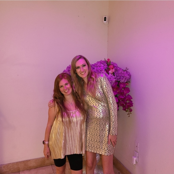 H&M Sparkly Gold Tank Top - Picture 11 of 17